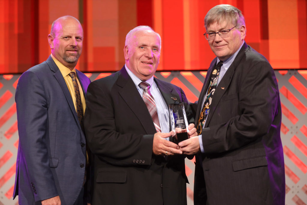 Oklahoma Farm Bureau Lewis Munn 2019 Award Okmulgee County Farm Bureau